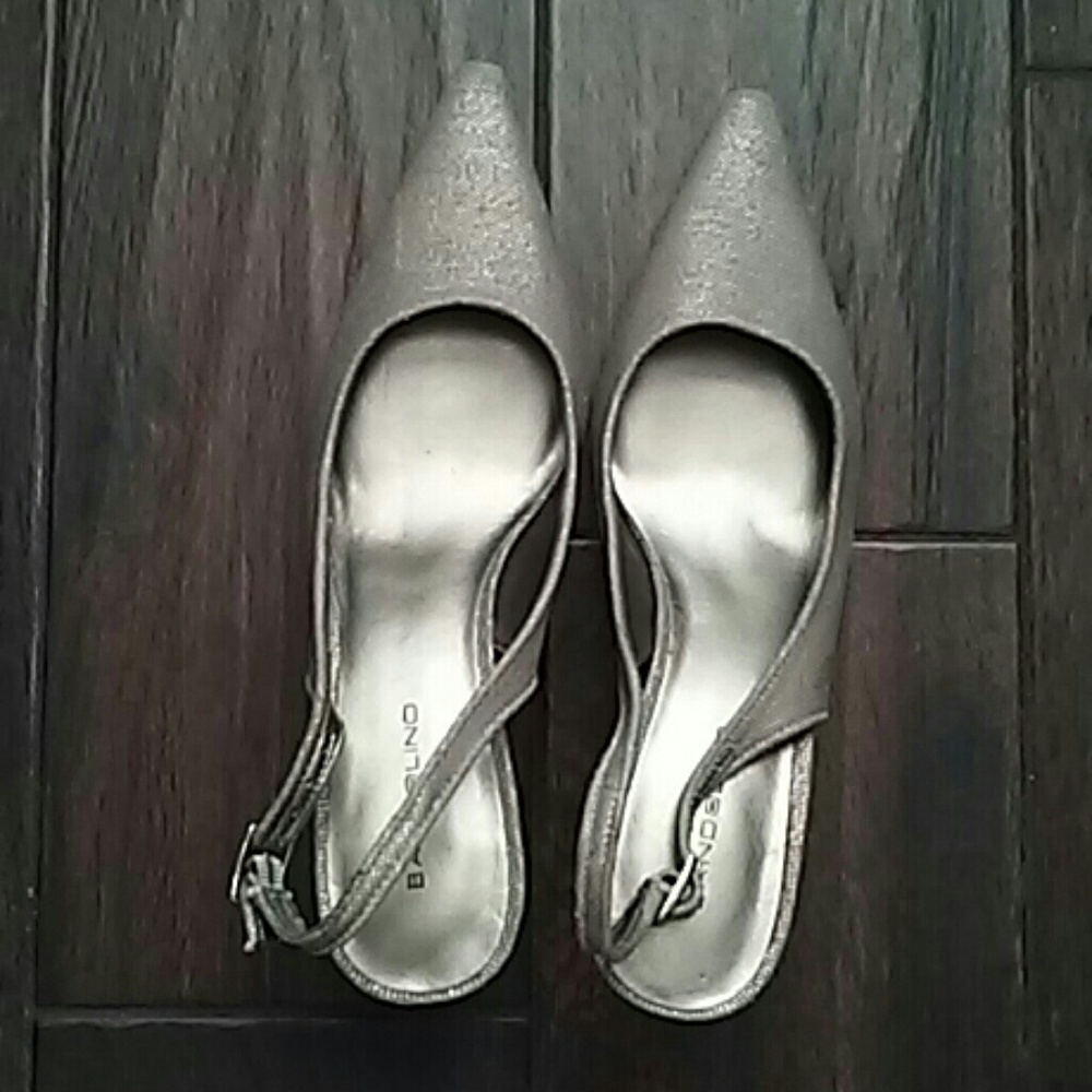 NWOT Bandolino Gray/Silver Sparkling Canvas Heels